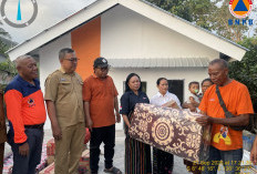 Tahan Gempa M 5,3, BNPB Serahkan 7 Unit Huntara Bencana di Manggarai Timur NTT
