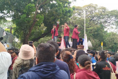 UBK Panas, Mahasiswa Kepung Medan Merdeka: Innalillahi Keadilan! 