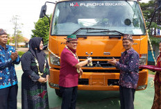 1 Unit Mitsubishi Fuso Fighter Didonasikan ke SMK Negeri 1 Kamal Madura, KTB: Tingkatkan Kualitas Pendidikan Kejuruan