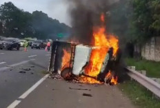 Alami Kecelakaan Tunggal, Mobil Pikap Terbakar di Tol Jakarta-Tangerang