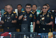 Bea Cukai dan BAIS TNI Amankan 19.142 Botol Miras Ilegal Senilai Rp12,55 Miliar di Bali
