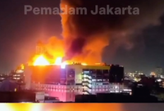 Kebakaran di Glodok Plaza, 21 Unit dan 105 Personel ke TKP