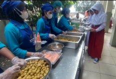 MBG di Bogor Punya Cara Baru, Makanan Disajikan Prasmanan Sebelum Masuk Ompreng