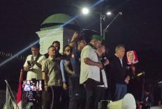 Naik ke Mobil Komando Usai Bertemu Mahasiswa di DPR, Dasco Sudah Telepon Bahlil dan Kepala BGN