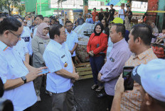 Gubernur Pramono Tinjau Lokasi Kebakaran Pasar Induk Kramat Jati,  Pastikan Penataan Lokasi Sementara Rampung 5 Hari