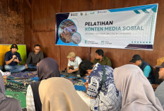 Pelindo Ajak Warga Perkuat Promosi Desa Wisata Senteluk Melalui Pelatihan Konten Media Sosial