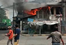 Kebakaran Warteg di Gerbang Pelabuhan Sunda Kelapa, Pemilik Mendengar Suara Ledakan