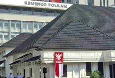 Gak Kalah Meriah! Upacara di Kemenko Polkam Berlangsung Khidmat, Peserta Santap Hidangan Lezat